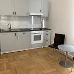 מלון דירות Haus Berlin 3*