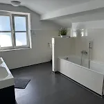 Haus Berlin מלון דירות האגן